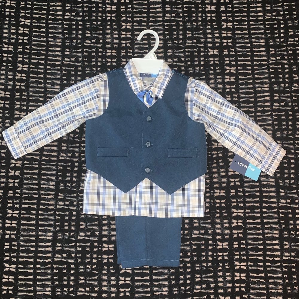 Navy Toddler Four piece suit set NWT